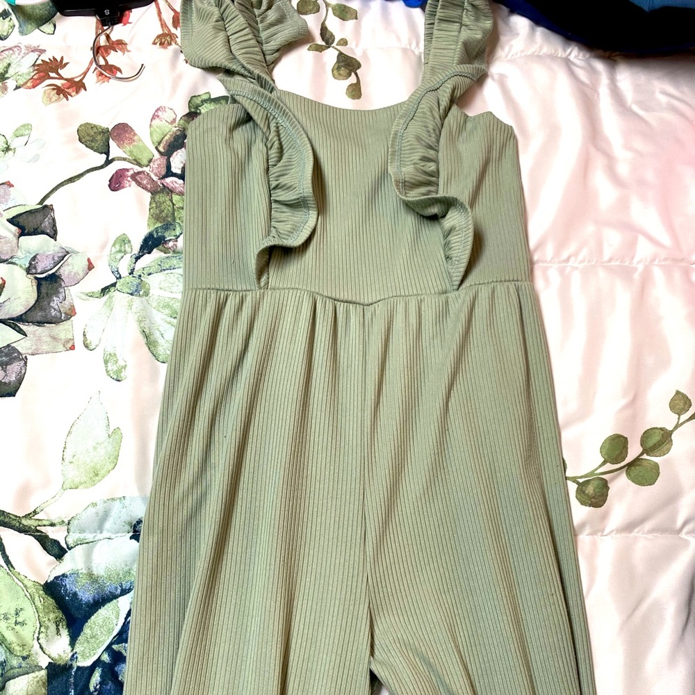 A romper. Very simple and cute!!💗